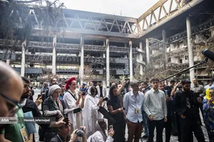 بازدید خبرنگاران خارجی از آثار به&zwnj;جامانده از حمله موشکی رژیم صهیونیستی به ساختمان شیشه ای صدا و سیما که در تاریخ ۲۴ تیرماه صورت گرفت