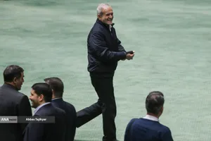 تقدیم لایحه بودجه ۱۴۰۵ توسط رئیس جمهور به مجلس