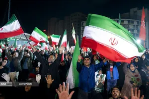 وداع با شهدای ناوشکن دنا و حمایت از نیروهای مسلح