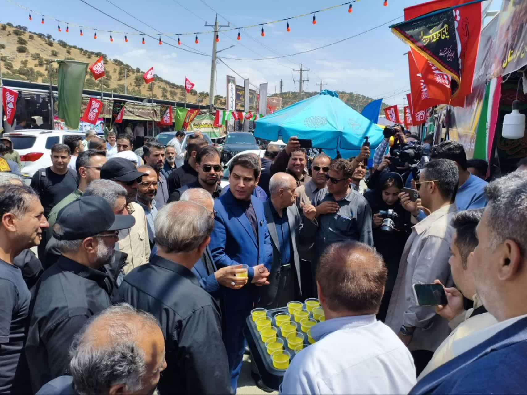 دانشگاه آزاد کردستان؛ نماد وحدت شیعه و سنی/ موکب دانشگاه آزاد در مرز باشماق گذرگاه عشق و وحدت اقوام ایرانی