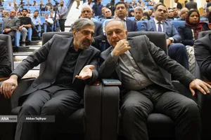 پاسداشت مقام استادان و یادبود پنج شهیددانشجوی شهید دانشگاه تهران در جنگ رمضان