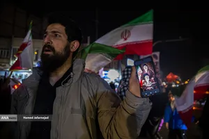 بیعت مردم تهران با حضرت آیت الله سید مجتبی خامنه ای رهبر جدید انقلاب اسلامی ایران - میدان شهدا