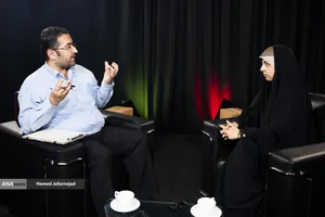 گفت و گو با الهام عابدینی خبرنگار و مجری تلویزیون