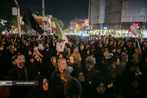 عزاداری شهادت رهبر انقلاب در چهارراه کوکاکولا خیابان پیروزی تهران