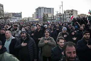  اجتماع مردم تهران در پی خبر شهادت حضرت آیت الله العظمی امام خامنه ای رحمته الله علیه رهبر عظیم الشان انقلاب اسلامی ایران