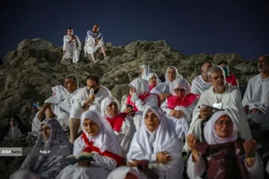 مناجات حاجیان در صحرای عرفات