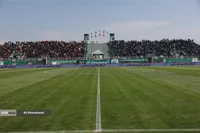 هوادارانی که بلیت نداشتند وارد ورزشگاه شدند و بلیت دارها جا ماندند/ ورود با زحمت اعضای کادرفنی تیم ملی فوتبال +فیلم