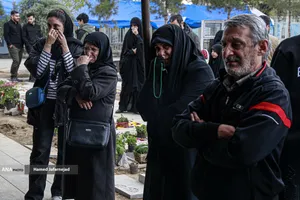 اولین جمعه سال جدید گلزار شهدای حملات تروریستی آمریکایی - صهیونی در جنگ رمضان - قطعه 42 بهشت زهرا(س)