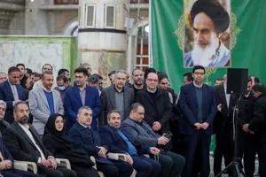 تجدید میثاق دانشگاهیان دانشگاه آزاد اسلامی با آرمان های امام خمینی(ره)