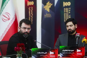 حمیدرضا جعفریان رییس شورای سیاست گذاری و علی جناب زاده مدیربین الملل  پانزدهمین جشنواره بین المللی فیلم 100