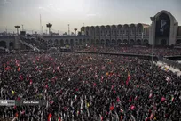 مراسم وداع با رهبر شهید انقلاب در مصلای امام خمینی(ره)/ حضور از همه جای ایران با فریاد خونخواهی +فیلم