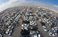 اثرگذاری دلار و سوداگری در بازار خودرو/ چرا قیمت‌ خودرو افسارگسیخته‌تر شد؟