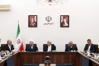 عارف: دولت با همکاری سایر قوا بدنبال حل مسائل معیشتی مردم است