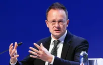 اروپایی‌ها مانند پرستار بچه از زلنسکی حمایت می‌کنند