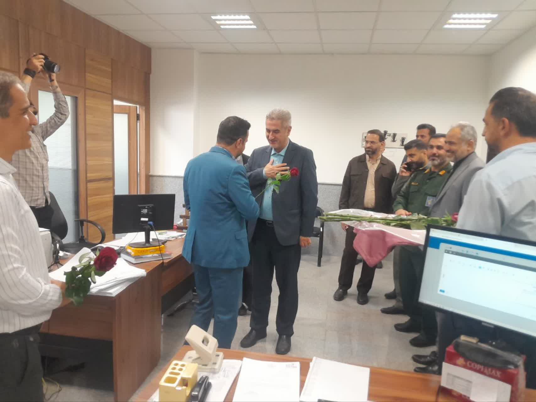 تجلیل امام جمعه و فرماندار شهرستان پردیس از کارمندان دانشگاه آزاد اسلامی واحد پردیس
