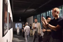 افتتاح نمایشگاه «این صورت باقی» در موزه هنرهای معاصر تهران؛ روایتی از ۲۰۰ سال عکاسی