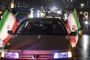 بیعت مردم تهران با حضرت آیت الله سید مجتبی خامنه ای رهبر جدید انقلاب اسلامی ایران - میدان شهدا