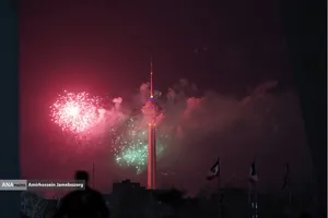 نور افشانی در شب سالگرد پیروزی انقلاب اسلامی