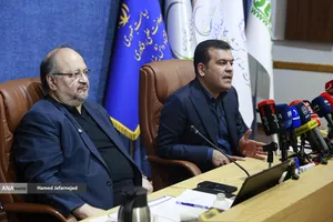 محمد شریعتمداری مدیرعامل هلدینگ خلیج فارس و حسین افشین معاون علمی، فناوری و اقتصاد دانش&zwnj;بنیان رئیس جمهور