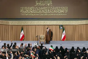 دیدار دانش&zwnj;آموزان و دانشجویان با رهبر معظم انقلاب