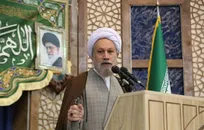نماز جمعه؛ قرارگاه وحدت و تبیین مسائل جامعه/وحدت حول محور ولایت رمز پیروزی کشور است