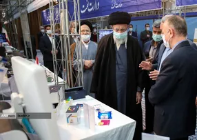بازدید رهبر معظم انقلاب از نمایشگاه توانمندی‌های تولید داخلی