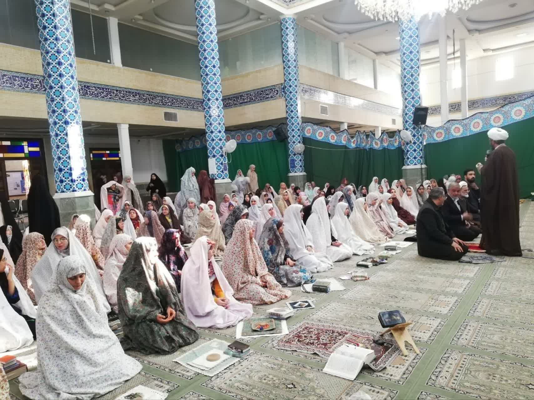 حضور پرشور ۱۷۷ دانشجوی خواهردر مراسم اعتکاف دانشگاه آزاد اسلامی یزد و به بازگشتی معنوی و بازخوانی خویشتن بپردازند.