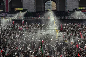 مراسم اقامه نماز بر پیکر امام شهید امت