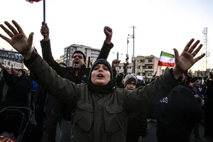  اجتماع مردم تهران در پی خبر شهادت حضرت آیت الله العظمی امام خامنه ای رحمته الله علیه رهبر عظیم الشان انقلاب اسلامی ایران
