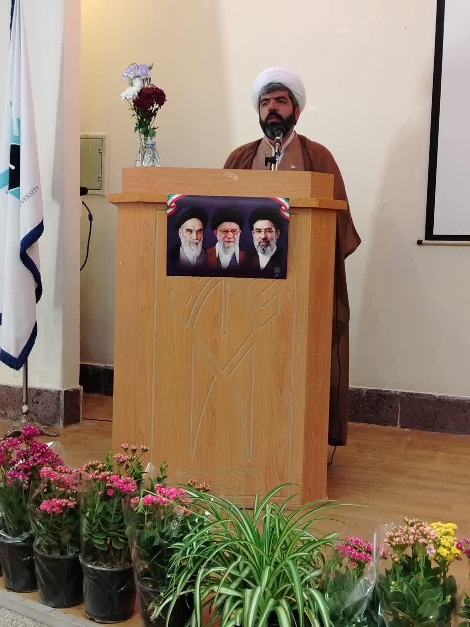 مردم نجیب و شجاع ایران زیر موشکباران دشمن هم صحنه را خالی نکردند؛ این اتحاد و همدلی باید حفظ شود مردم نجیب و شجاع ایران زیر موشکباران دشمن هم صحنه را خالی نکردند؛ این اتحاد و همدلی باید حفظ شود