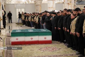 اقامه نماز بر پیکر مطهر رهبر شهید امّت در حرم مطهر حضرت امیرالمؤمنین(ع) 