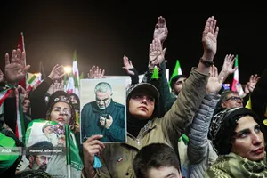 اجتماع به عشق وطن دسته پرچم داران ایران- میدان انقلاب تهران