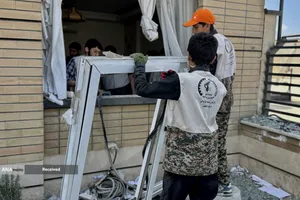 در پی تجاوز جنایتکاران آمریکایی-صهیونی به مناطق مسکونی اصفهان، گروه های جهادی از لحظات ابتدایی وقوع این جنایت، در کنار امدادگران مشغول خدمت رسانی، آواربرداری و بازسازی منازل آسیب دیده مردم هستند.