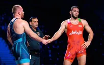 جدال تکراری بین کشتی‌گیران ایرانی-آمریکایی در فینال 97 کیلو/ آذرپیرا در اندیشه هت‌تریک؛ اسنایدر به دنبال اعاده حیثیت