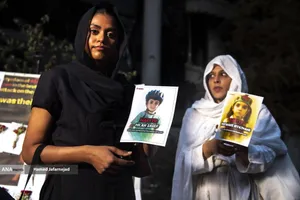 بازدید خبرنگاران خارجی از آثار به&zwnj;جامانده از حمله موشکی رژیم صهیونیستی به ساختمان شیشه ای صدا و سیما که در تاریخ ۲۴ تیرماه صورت گرفت