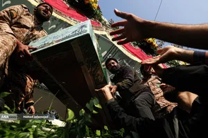 تشییع پیکر مطهر 100 شهید گمنام - معراج شهدا