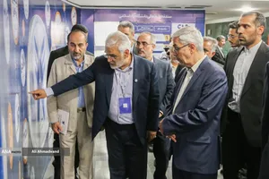 بازدید سرلشکر محمد باقری رئیس ستادکل نیروهای مسلح از نمایشگاه علمی دانشگاه آزاد 