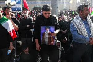 مراسم وداع با رهبر شهید انقلاب حضرت آیت الله سیدعلی خامنه&zwnj;ای (ره) و خانواده ایشان