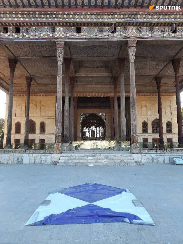 حمله به استانداری اصفهان به میراث جهانی صفوی آسیب زد؛ شیشه‌های عالی‌قاپو شکست