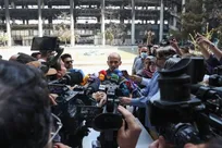 به ساختمان شیشه‌ای ۱۱ موشک شلیک شده بود/ مهمانان تلویزیون قدر آنتن زنده را بدانند