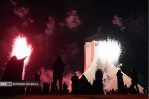 نور افشانی در شب سالگرد پیروزی انقلاب اسلامی