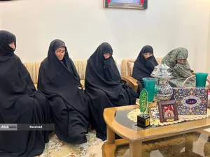 دیدار و تکریم خادمیاران رضوی منطقه 14 تهران با خانواده شهیدان محمدعلی،علی اصغر و جواد امینی بیات