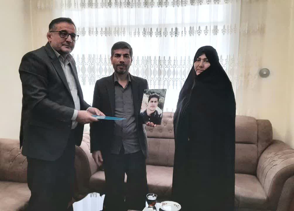 پدر شهید زهدی: آرزوی پسرم اقامه نماز در قدس بود/شهید زهدی الگوی دانشجوی تراز انقلاب