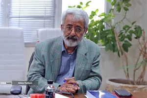 دکتر عباس سلیمی نمین مدیر دفتر مطالعات و تدوین تاریخ ایران در نشست علمی بازخوانی الهیاتِ انتقام و خون&zwnj;خواهی در تاریخ اسلام و انقلاب اسلامی