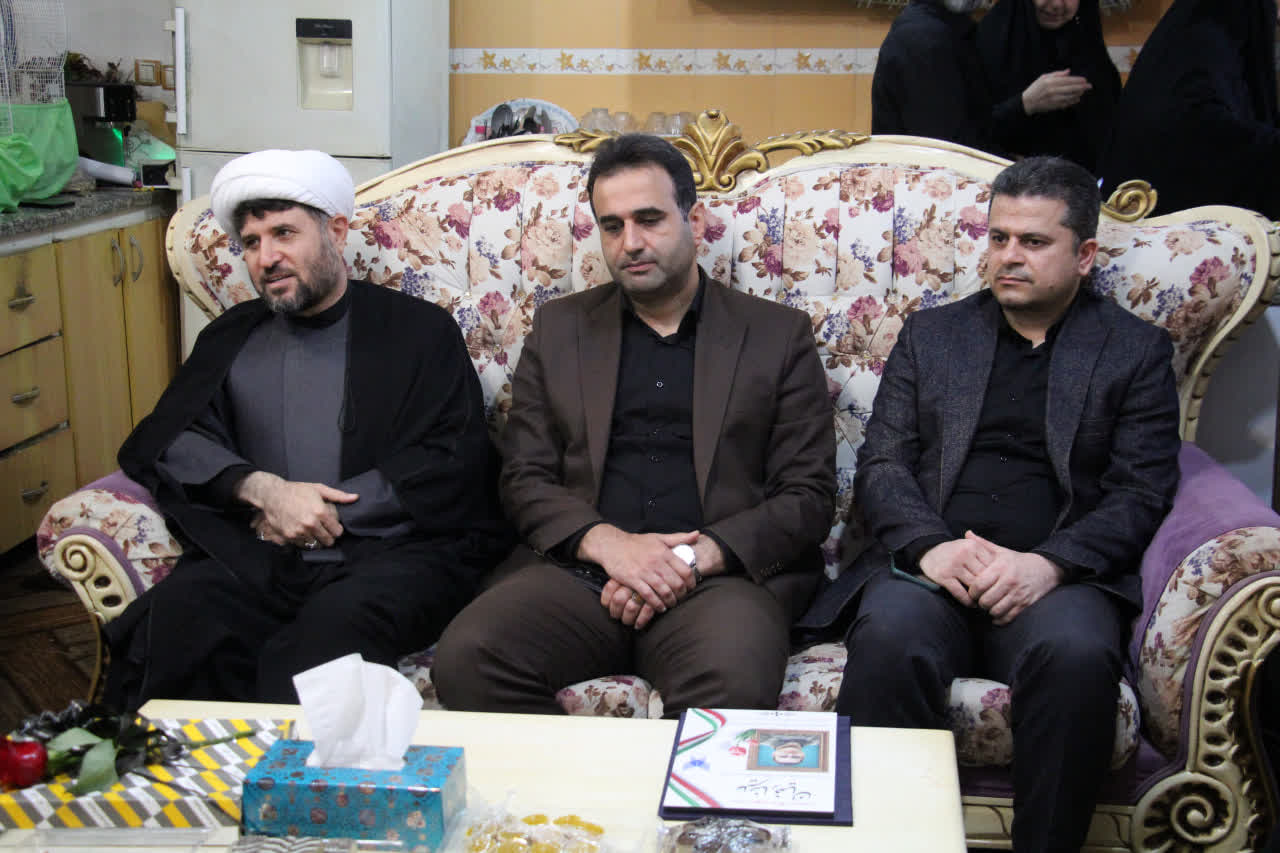 تجلیل دانشگاه آزاد اسلامی استان گیلان از مقام شامخ شهید مدافع امنیت سرباز علیرضا رفعیان