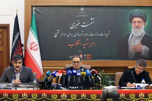 نشست خبری تمهیدات وزارت راه و شهرسازی برای مراسم تشییع رهبر شهید انقلاب