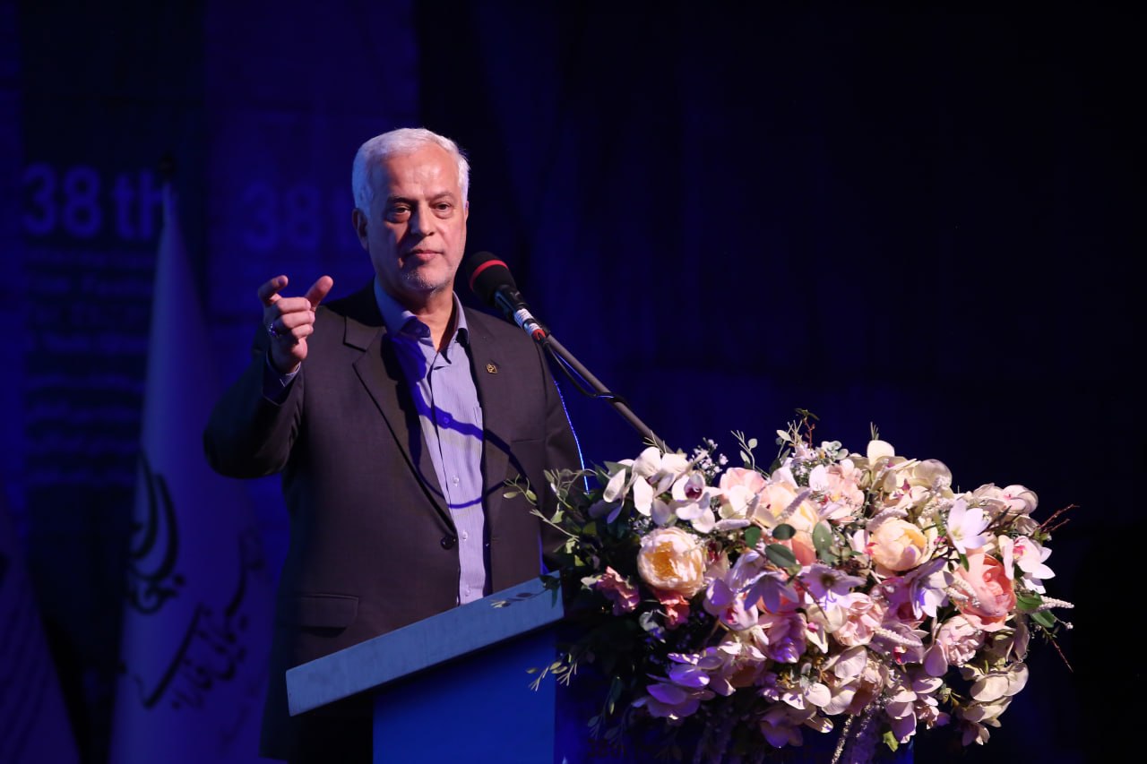 پایان جشنواره فیلم‌های کودکان و نوجوانان با یاد شهدای میناب و درخشش «شوتینگا»