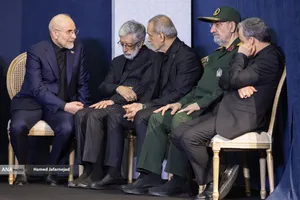 ادای احترام مقامات و مسئولان خارجی به پیکر امام شهید 