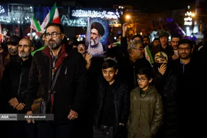 مراسم عزاداری در سوگ رهبر شهید انقلاب - میدان هفت تیر
