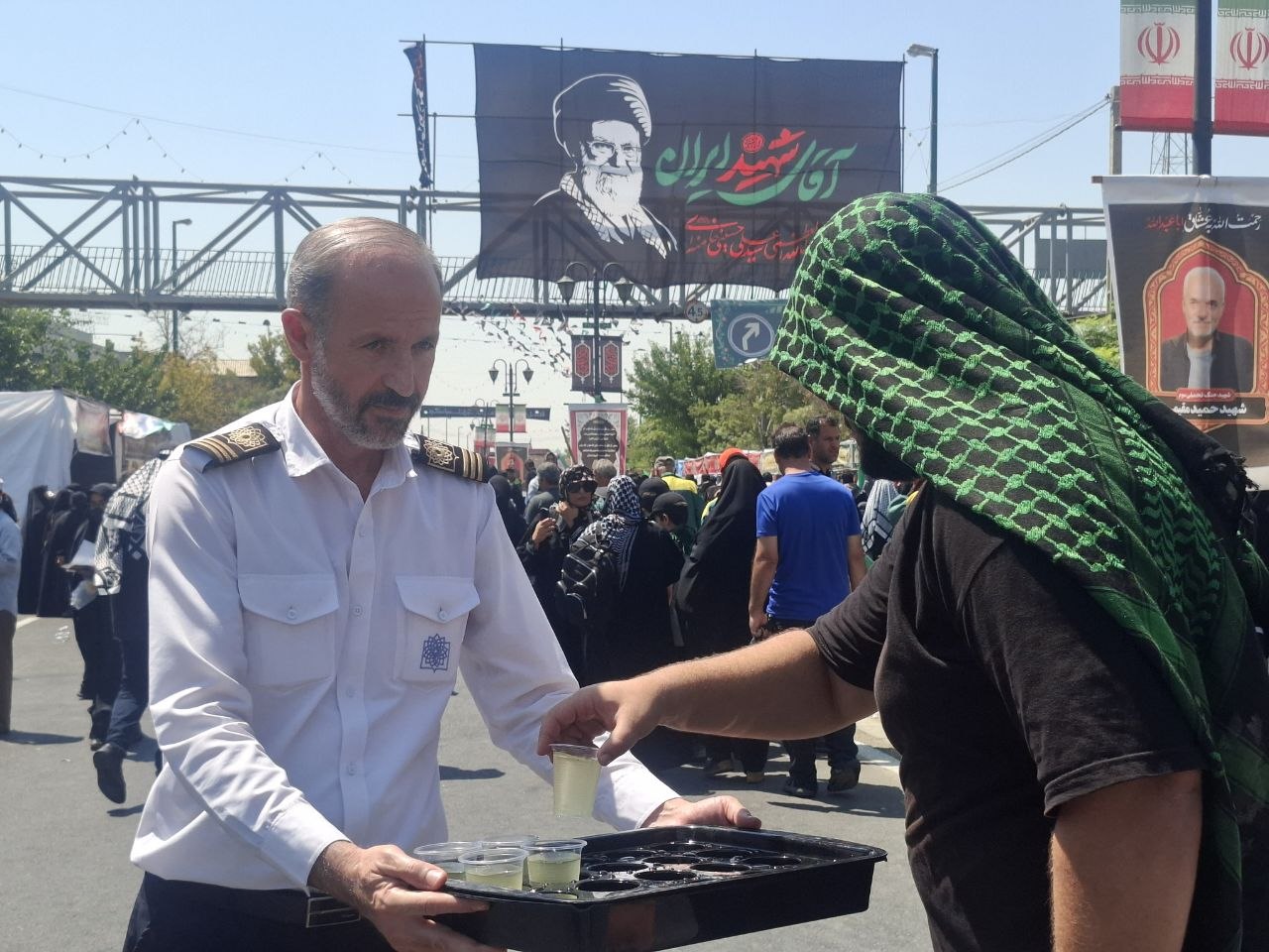 در مسیر حسین؛ تهران قدم‌به‌قدم به اربعین می‌رسد/ روایتی از موشک‌ها و پرچم‌های انتقام +عکس و فیلم